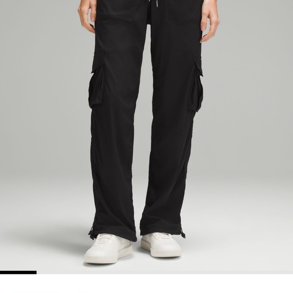 Dance Studio Relaxed-Fit Mid-Rise Cargo Pant ,Size S ,black,brand new with tags. - Picture 3 of 8